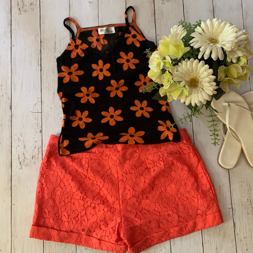 Shorts - Picture 2 of 5